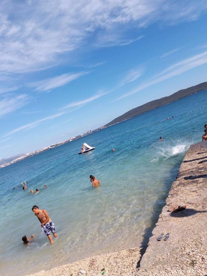 Apartments Pavlinovic Kaštela Esterno foto