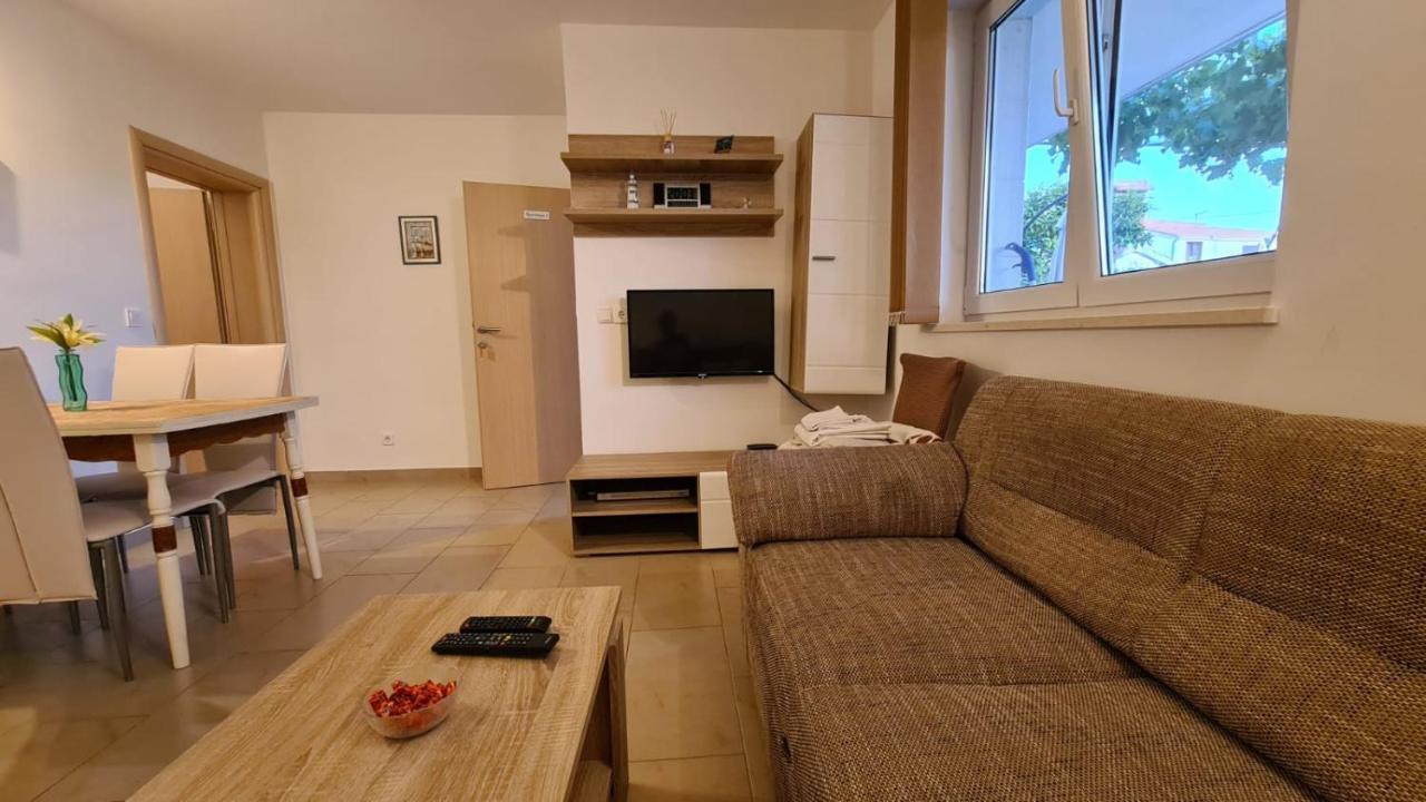 Apartments Pavlinovic Kaštela Esterno foto