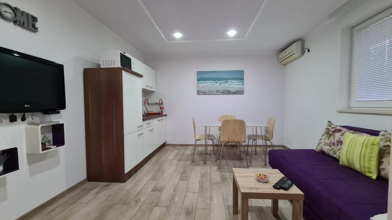 Apartments Pavlinovic Kaštela Esterno foto
